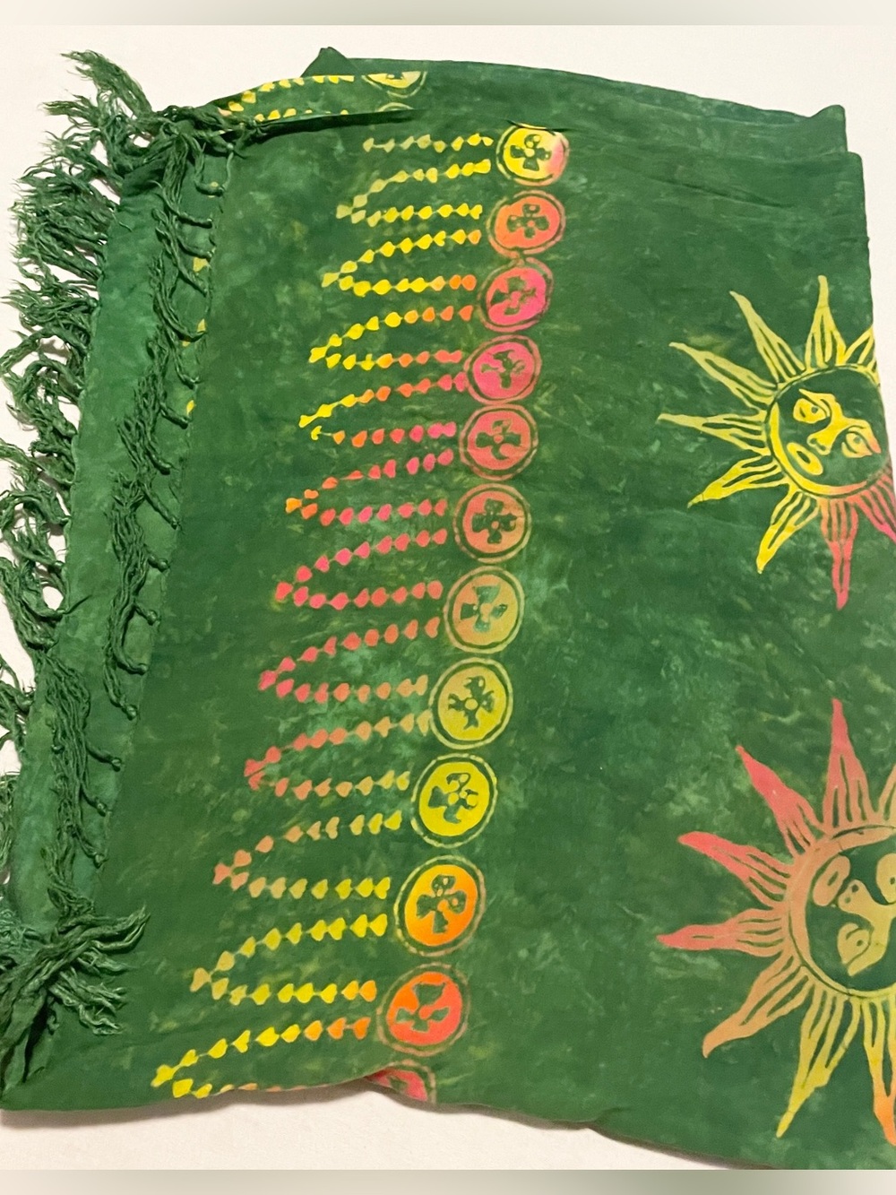 Vintage Celestial Sun Face Batik Sarong Wrap Scarf Green 64” x 42”
